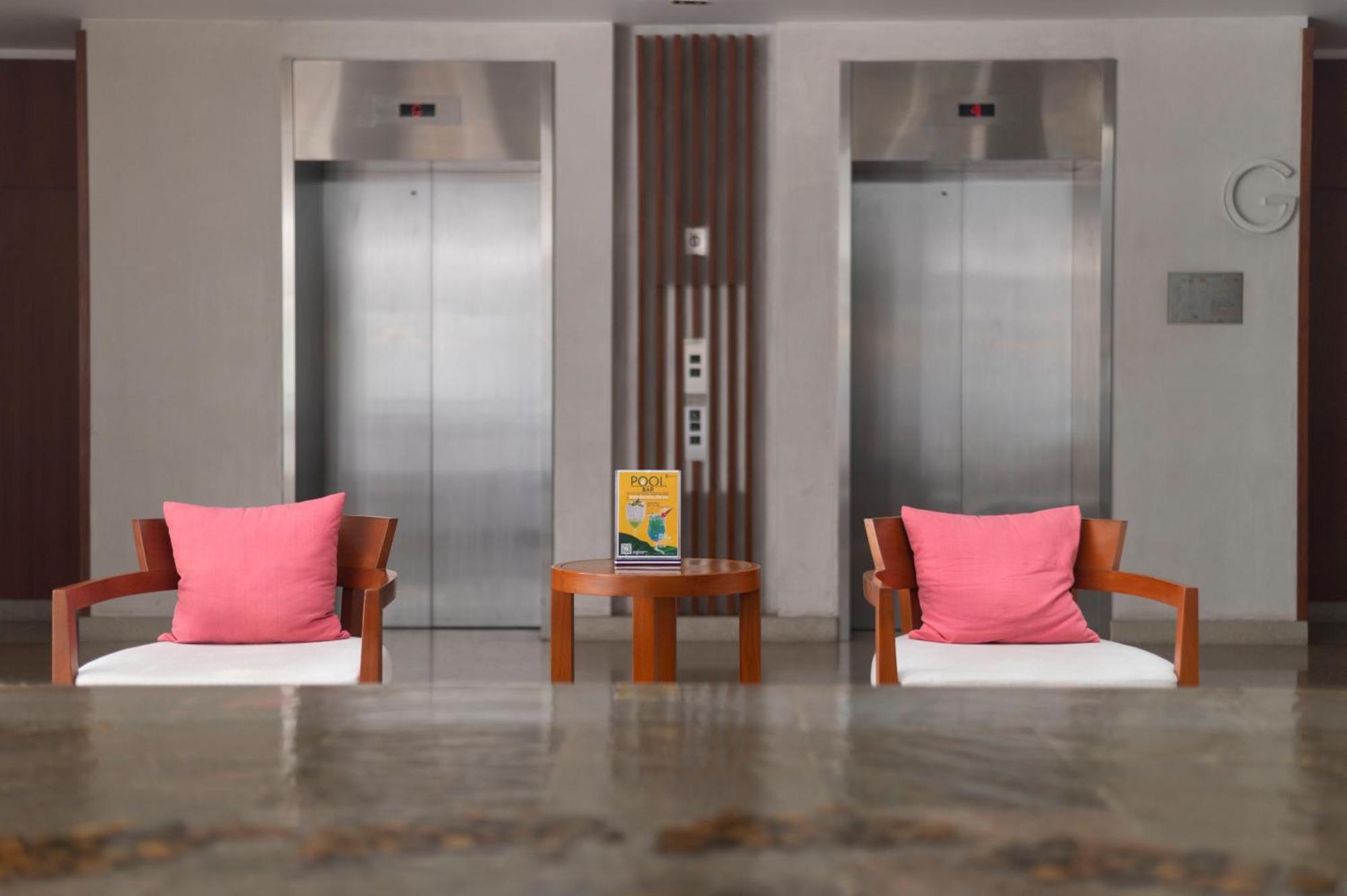Woodlands Suites Serviced Residences - Sha Extra Plus Pattaya Exterior foto